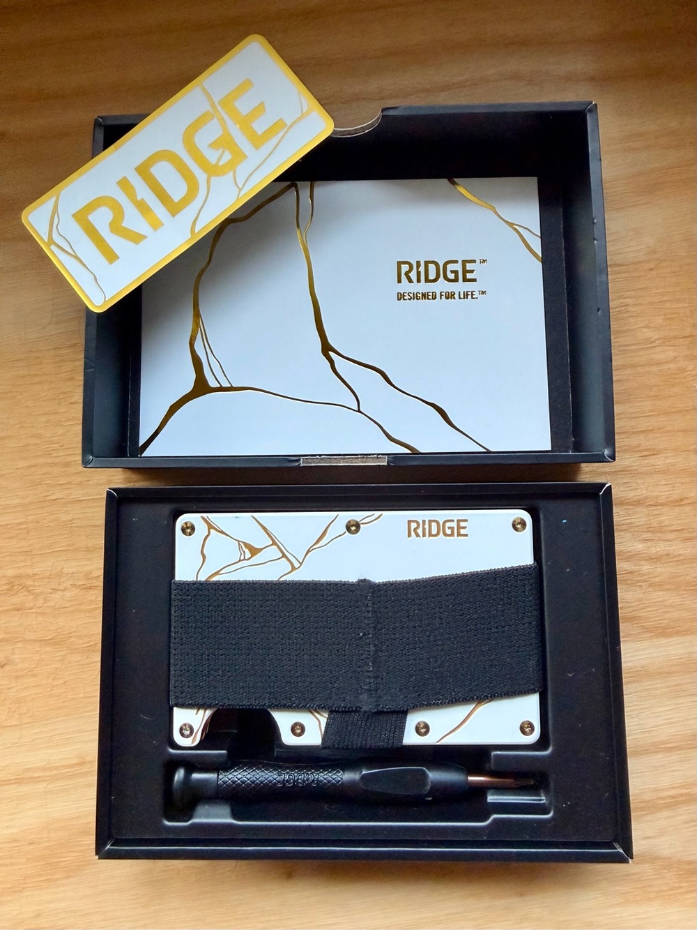 Ridge Kintsugi Wallet — 12 card, RFID blocking - White with Gold Accents